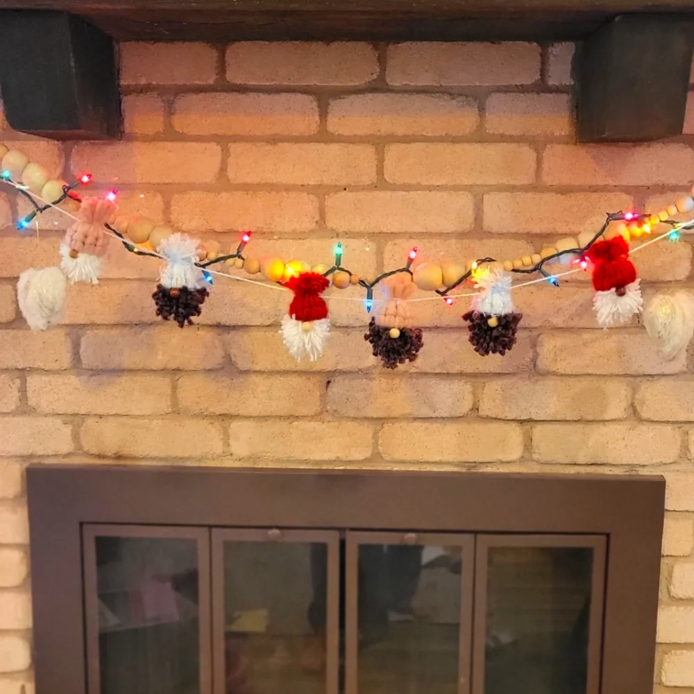 Gnome Garland Valentines / Winter